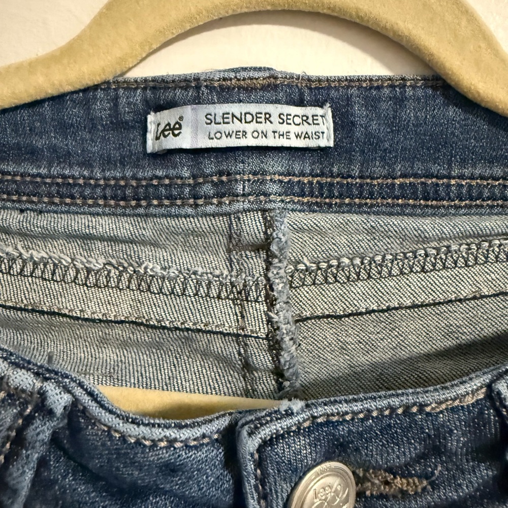 Lee Women's Slender Secrets Jeans Size 10 - Picture 4 of 12
